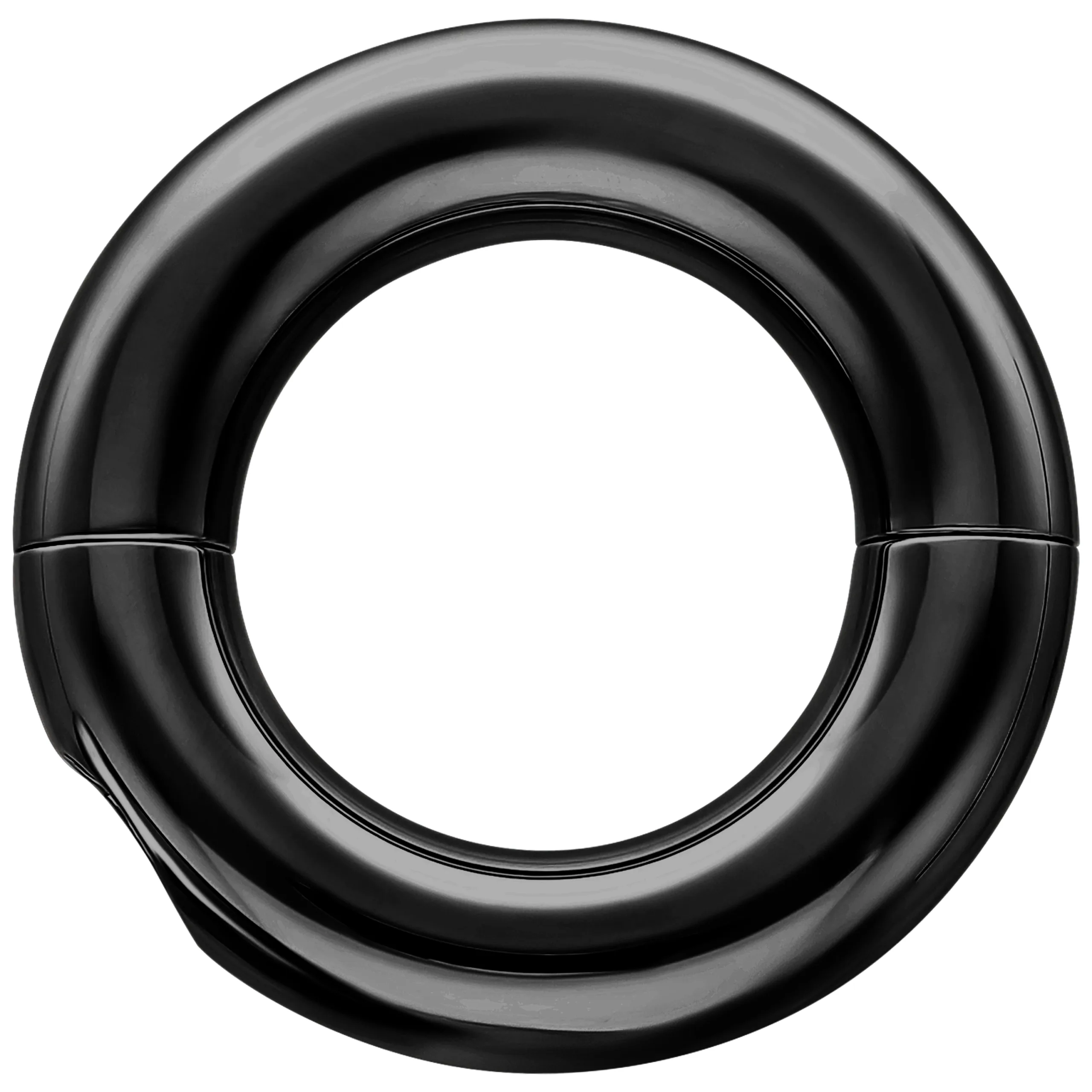 Schwarzer Tribal Dream Ring aus Chirurgenstahl Schwarzer Tribal Dream Ring aus glänzendem Chirurgenstahl auf weißem Hintergrund